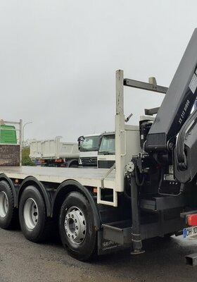 CAMION GRUE  
